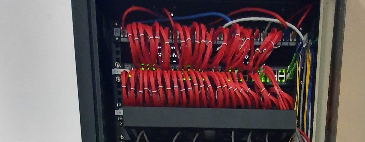 Manutenção no rack da CGTI